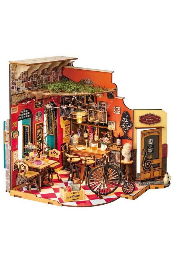Cheers Bar & Dining, DIY Miniatuurhuis