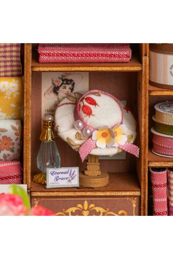 DIY Miniatuurhuis, Elsa’s Tailoring - Image 3