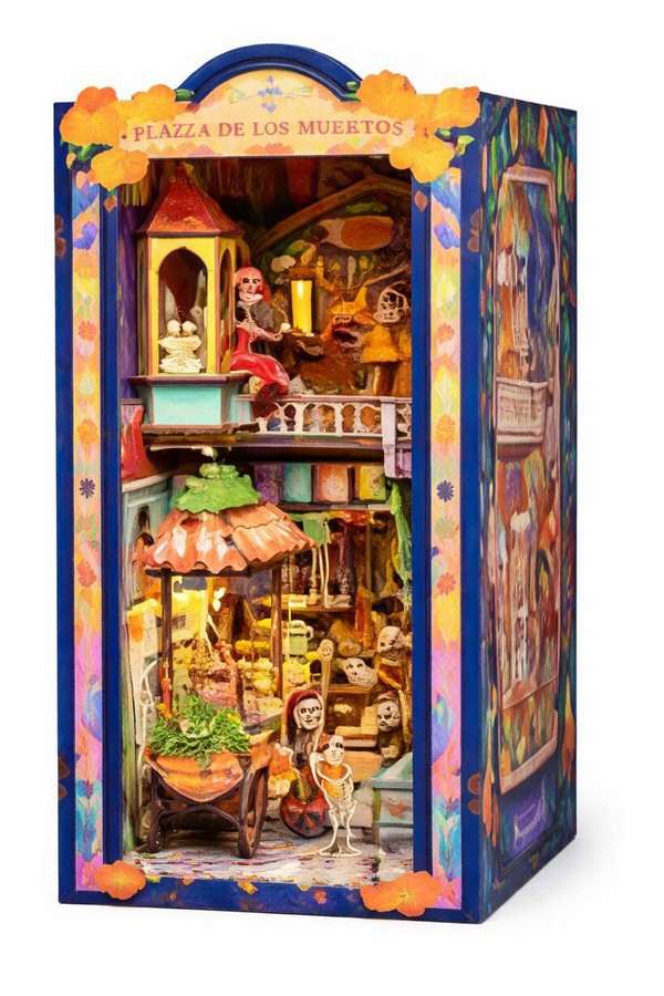 Plaza de los Muertos